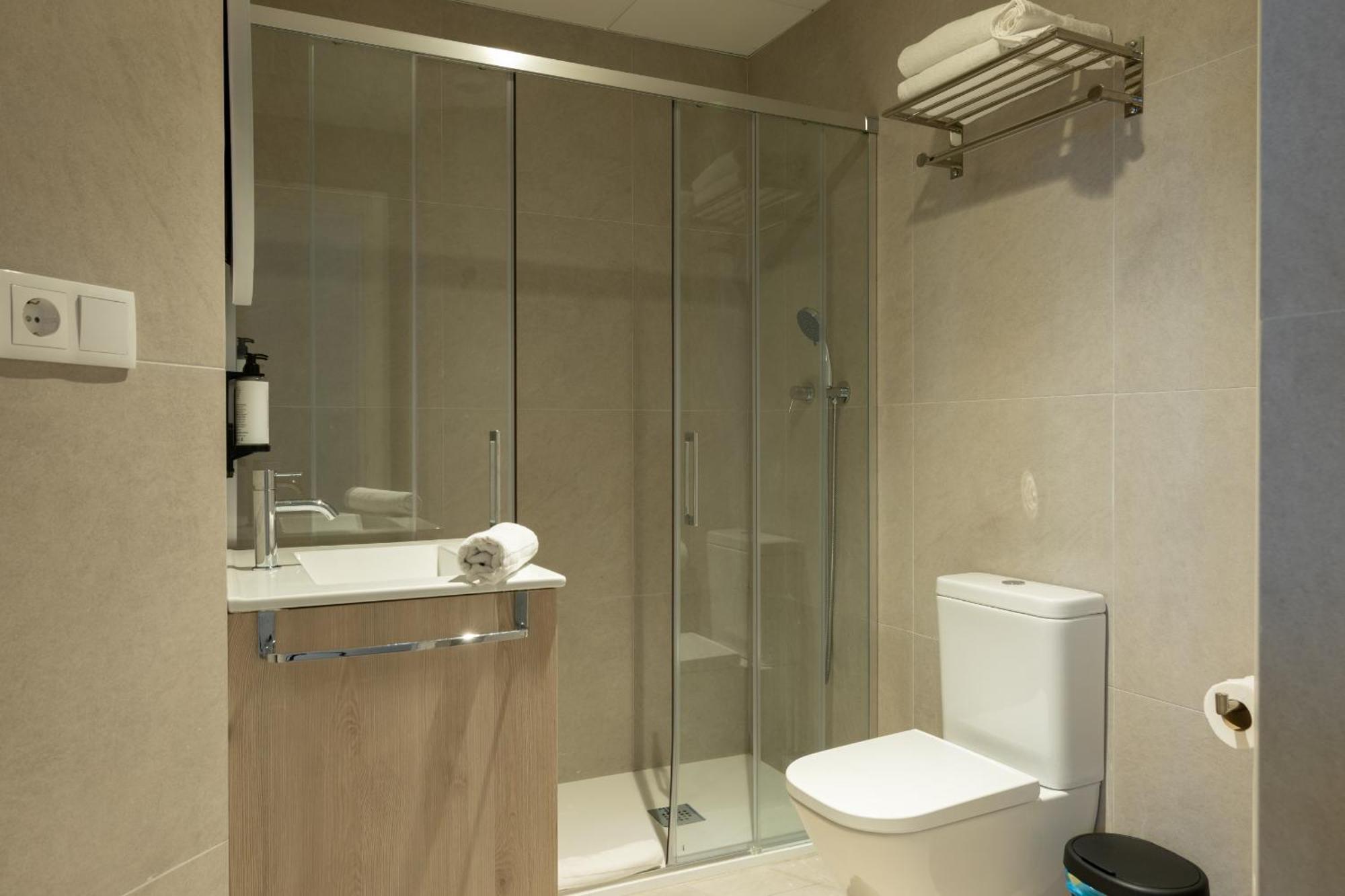 Arena Basic Aparthotel Валенсия Екстериор снимка